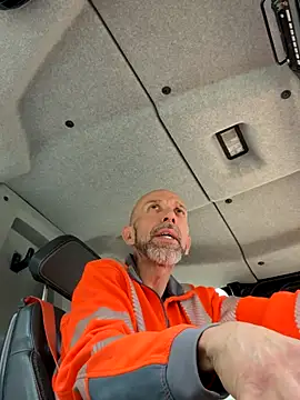 Snapshot of Sly38900 chatting on 9, 10, 2025 Sly38900 online show from 9, 10, 2025