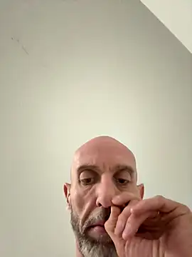 Snapshot of Sly38900 chatting on 28, 10, 2025 Sly38900 online show from 28, 10, 2025