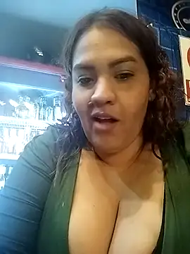 Snapshot of LaraStons chatting on 7, 10, 2025 LaraStons online show from 7, 10, 2025