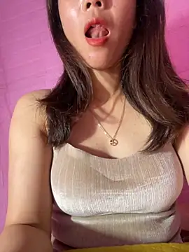 Moon pusy online show from 15, 9, 2025