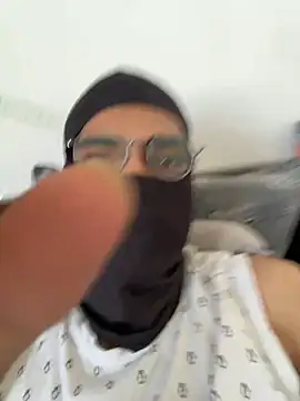 Snapshot of vikranthLong chatting on 14, 2, 2026 vikranthLong online show from 14, 2, 2026