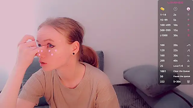 Snapshot of AliceNya_cute chatting on 21, 4, 2026 AliceNya cute online show from 21, 4, 2026