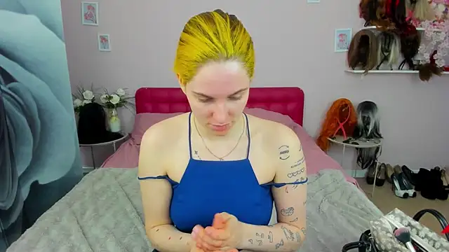 Snapshot of SabrinaRayX chatting on 3, 4, 2026 SabrinaRayX online show from 3, 4, 2026