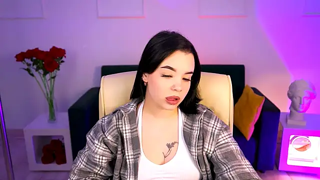 Snapshot of leslierowe_ chatting on 19, 9, 2025 leslierowe  online show from 19, 9, 2025