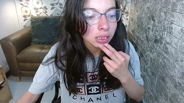 alllyson  online show from 19, 9, 2025