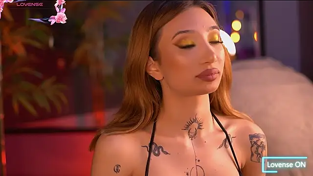 Snapshot of SiennaJayden chatting on 3, 11, 2025 SiennaJayden online show from 3, 11, 2025