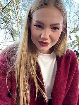 MilaMoone online show from 1, 11, 2025