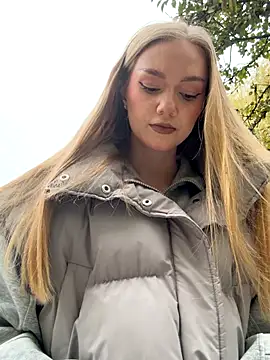 MilaMoone online show from 10, 11, 2025