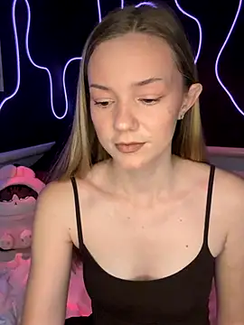 MilaMoone online show from 8, 1, 2026