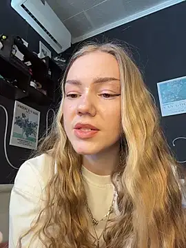 MilaMoone online show from 13, 3, 2026