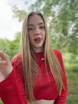 MilaMoone online show from 24, 5, 2026