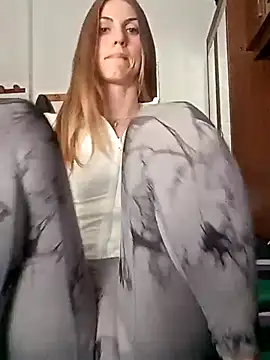 Snapshot of Nhoakila96 chatting on 16, 10, 2025 Nhoakila96 online show from 16, 10, 2025