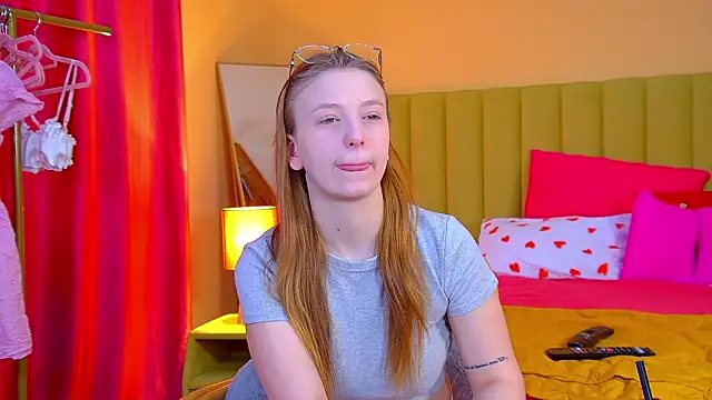 Snapshot of BeatriceBinoche chatting on 10, 3, 2026 BeatriceBinoche online show from 10, 3, 2026