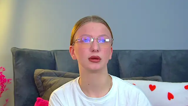 Snapshot of BeatriceBinoche chatting on 25, 3, 2026 BeatriceBinoche online show from 25, 3, 2026