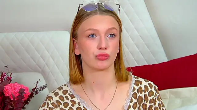 Snapshot of BeatriceBinoche chatting on 11, 4, 2026 BeatriceBinoche online show from 11, 4, 2026