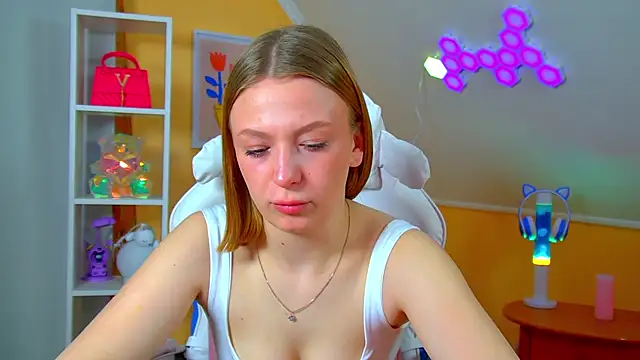 Snapshot of BeatriceBinoche chatting on 14, 4, 2026 BeatriceBinoche online show from 14, 4, 2026