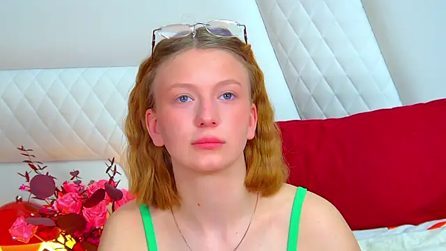 Snapshot of BeatriceBinoche chatting on 18, 4, 2026 BeatriceBinoche online show from 18, 4, 2026