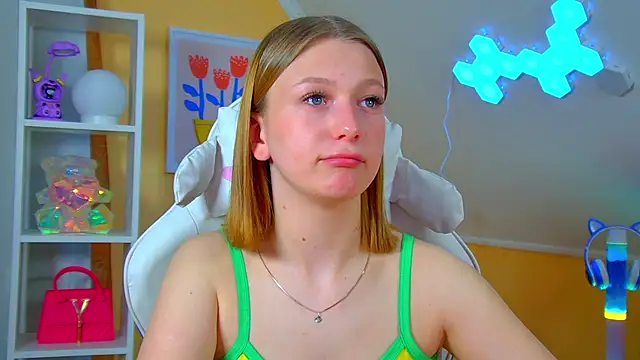 Snapshot of BeatriceBinoche chatting on 21, 4, 2026 BeatriceBinoche online show from 21, 4, 2026