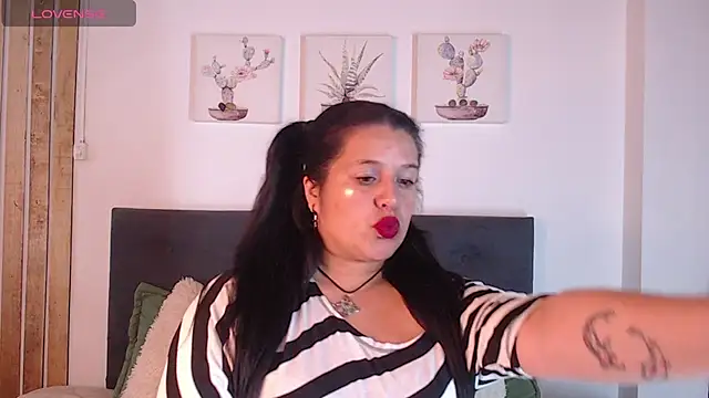 Snapshot of Andrea_secret_ chatting on 12, 10, 2025 Andrea secret online show from 12, 10, 2025