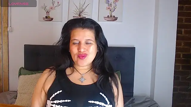 Andrea secret  online show from 5, 11, 2025