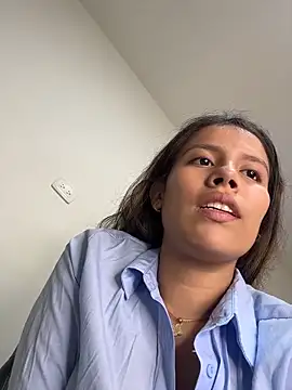 Snapshot of EMILIIA_RICHTER__ chatting on 11, 4, 2026 EMILIIA RICHTER online show from 11, 4, 2026