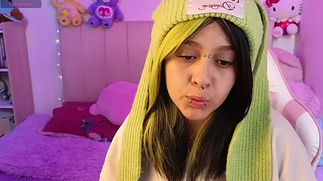 Snapshot of NekoWaifu chatting on 26, 5, 2026 NekoWaifu online show from 26, 5, 2026