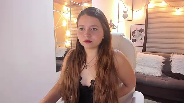 Snapshot of sophiee09_ chatting on 8, 10, 2025 sophiee09 online show from 8, 10, 2025