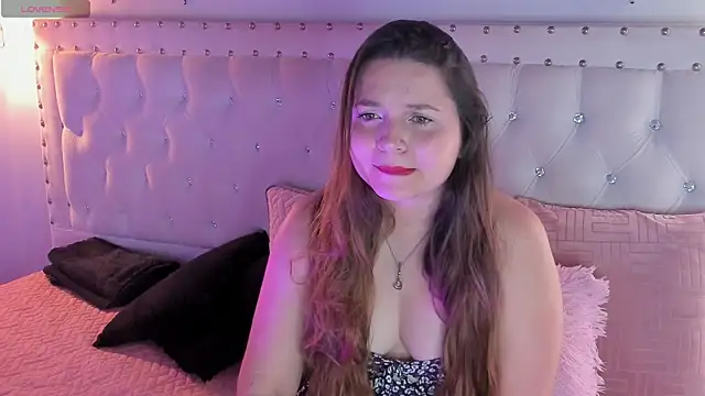 Snapshot of sophiee09_ chatting on 25, 11, 2025 sophiee09 online show from 25, 11, 2025