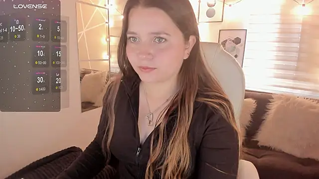 Snapshot of sophiee09_ chatting on 16, 12, 2025 sophiee09 online show from 16, 12, 2025