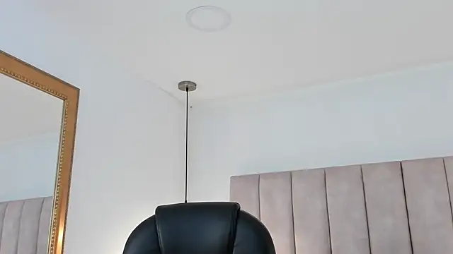 Megan-8 online show from 14, 4, 2026