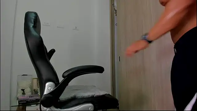 Biscuit oliva online show from 27, 9, 2025