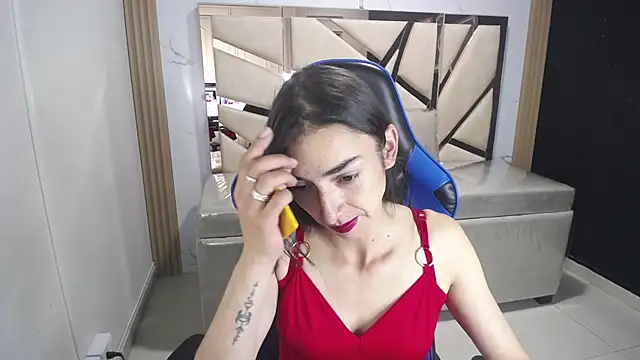 Maily a  online show from 6, 11, 2025