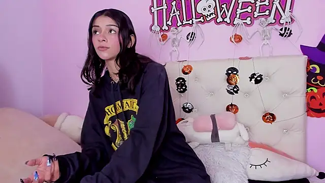 Yuni kim online show from 3, 11, 2025