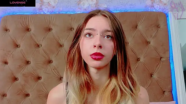 Snapshot of CoraVex chatting on 22, 10, 2025 CoraVex online show from 22, 10, 2025