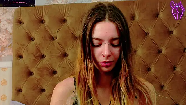 Snapshot of CoraVex chatting on 29, 11, 2025 CoraVex online show from 29, 11, 2025