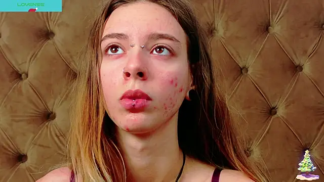 Snapshot of CoraVex chatting on 14, 12, 2025 CoraVex online show from 14, 12, 2025