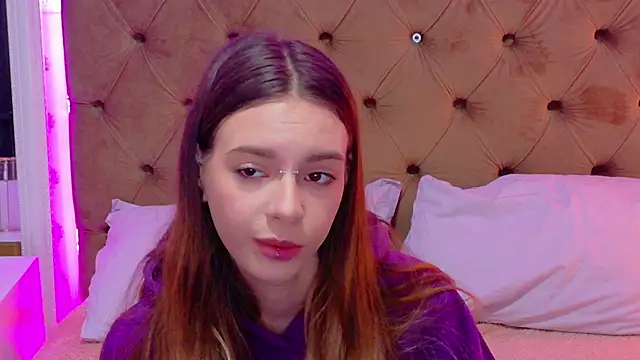 Snapshot of CoraVex chatting on 3, 4, 2026 CoraVex online show from 3, 4, 2026