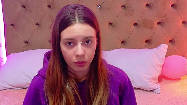 Snapshot of CoraVex chatting on 4, 4, 2026 CoraVex online show from 4, 4, 2026