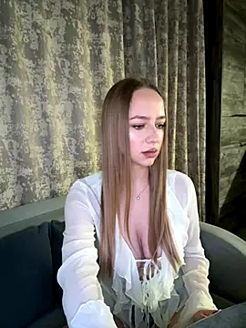 Snapshot of MissOyee chatting on 15, 11, 2025 MissOyee online show from 15, 11, 2025