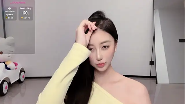 Snapshot of Melody-11 chatting on 4, 12, 2025 Melody-11 online show from 4, 12, 2025