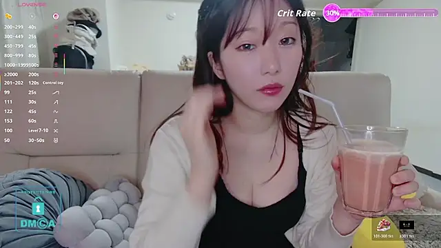 M Kaede online show from 18, 12, 2025