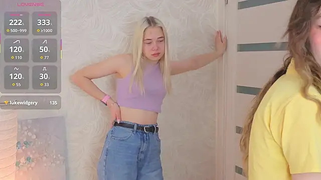 Snapshot of MarniOrdway chatting on 17, 12, 2025 MarniOrdway online show from 17, 12, 2025