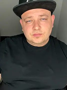 Snapshot of xXLustMolchXx chatting on 23, 9, 2025 xXLustMolchXx online show from 23, 9, 2025