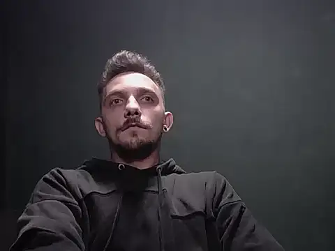 Snapshot of guesswhatbitch chatting on 30, 9, 2025 guesswhatbitch online show from 30, 9, 2025