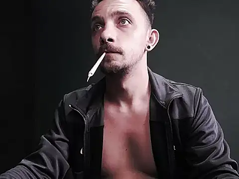 Snapshot of guesswhatbitch chatting on 1, 10, 2025 guesswhatbitch online show from 1, 10, 2025