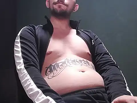 Snapshot of guesswhatbitch chatting on 6, 11, 2025 guesswhatbitch online show from 6, 11, 2025