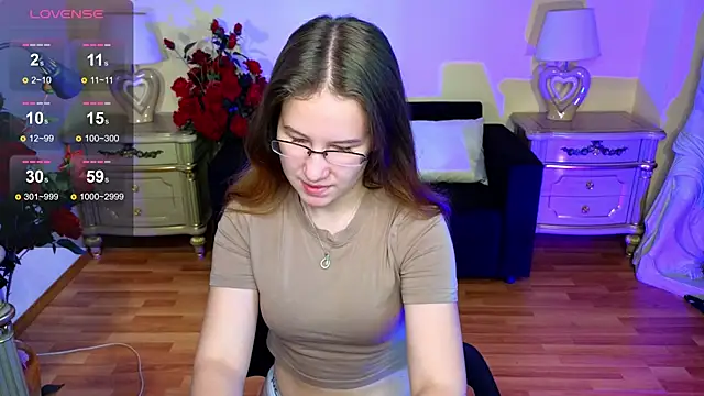 Lisa Roses online show from 30, 9, 2025