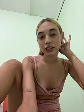 Snapshot of loirinhaaa chatting on 24, 3, 2026 loirinhaaa online show from 24, 3, 2026