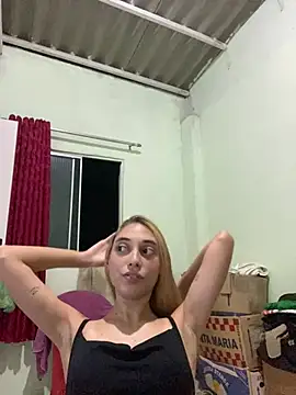 Snapshot of loirinhaaa chatting on 4, 4, 2026 loirinhaaa online show from 4, 4, 2026