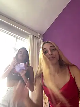 Snapshot of loirinhaaa chatting on 5, 4, 2026 loirinhaaa online show from 5, 4, 2026